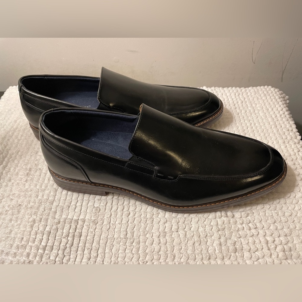 MAKE AN OFFER!  Black men’s dress shoes